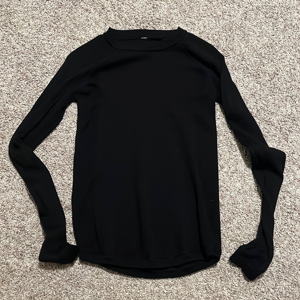 black lululemon tight fit sweater, never worn, tag is torn off
